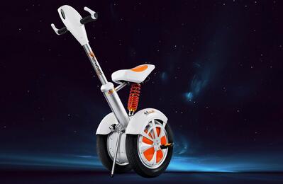 Esta vez, Airwheel lanzó una S6 scooter eléctrico equipado con silla podría apoyar los modos de conducción sentado y de pie.