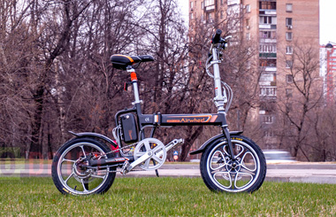 Airwheel R5 smart electric assist bike